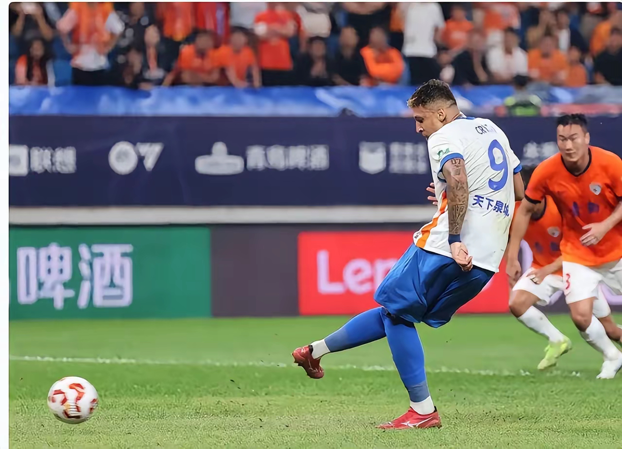 爱游戏入口-里程碑夜！山东泰山队长鼓劲，国王杯赛前刷纪录，底气十足，阵容厚度经受考验(山东泰山亚冠最好成绩)